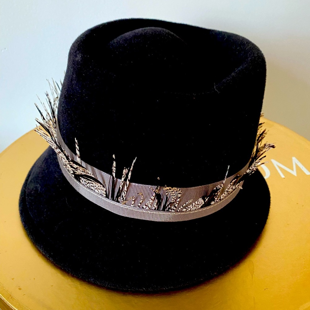 Gorgeous charcoal wool felt LOLA fedora with grosgrain trim.